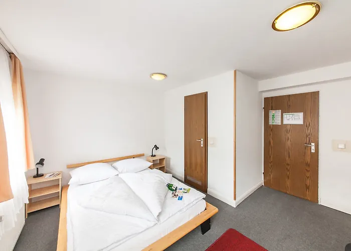 Signature Astoria Hotel 3*